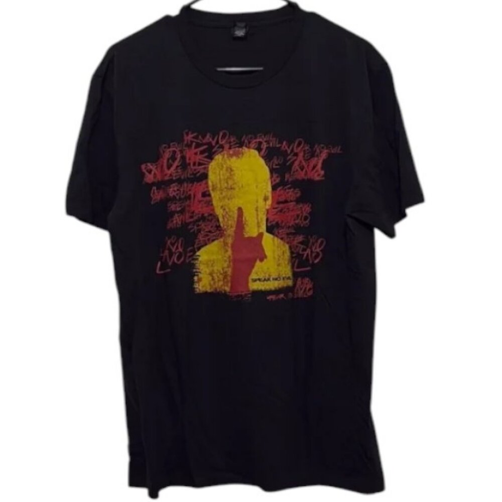 District black graphic T-shirt size L